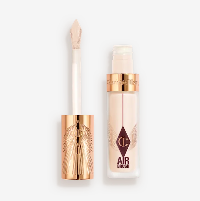 AIRBRUSH FLAWLESS BLUR CONCEALER – Anti-cernes flouteur haute couvrance | Charlotte Tilbury AIRBRUSH Flawless Blur Concealer Charlotte Tilbury anti-cernes